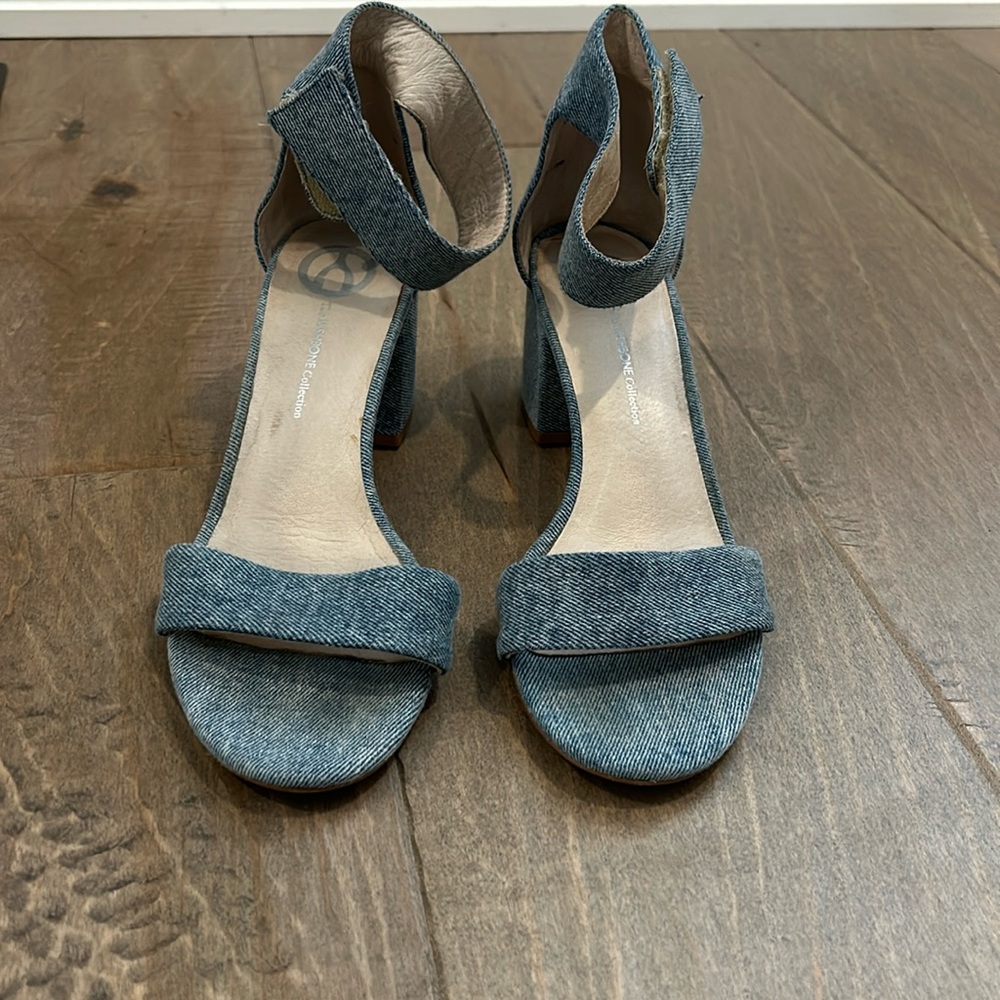 Wishbone Demin strap sandal size 9